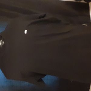 AKOO black T shirt Lg